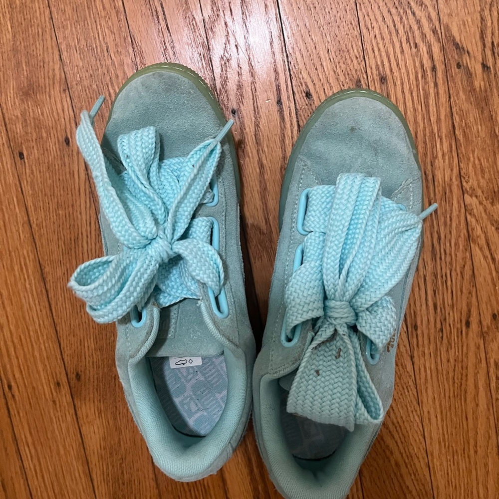 Puma large lace sneakers